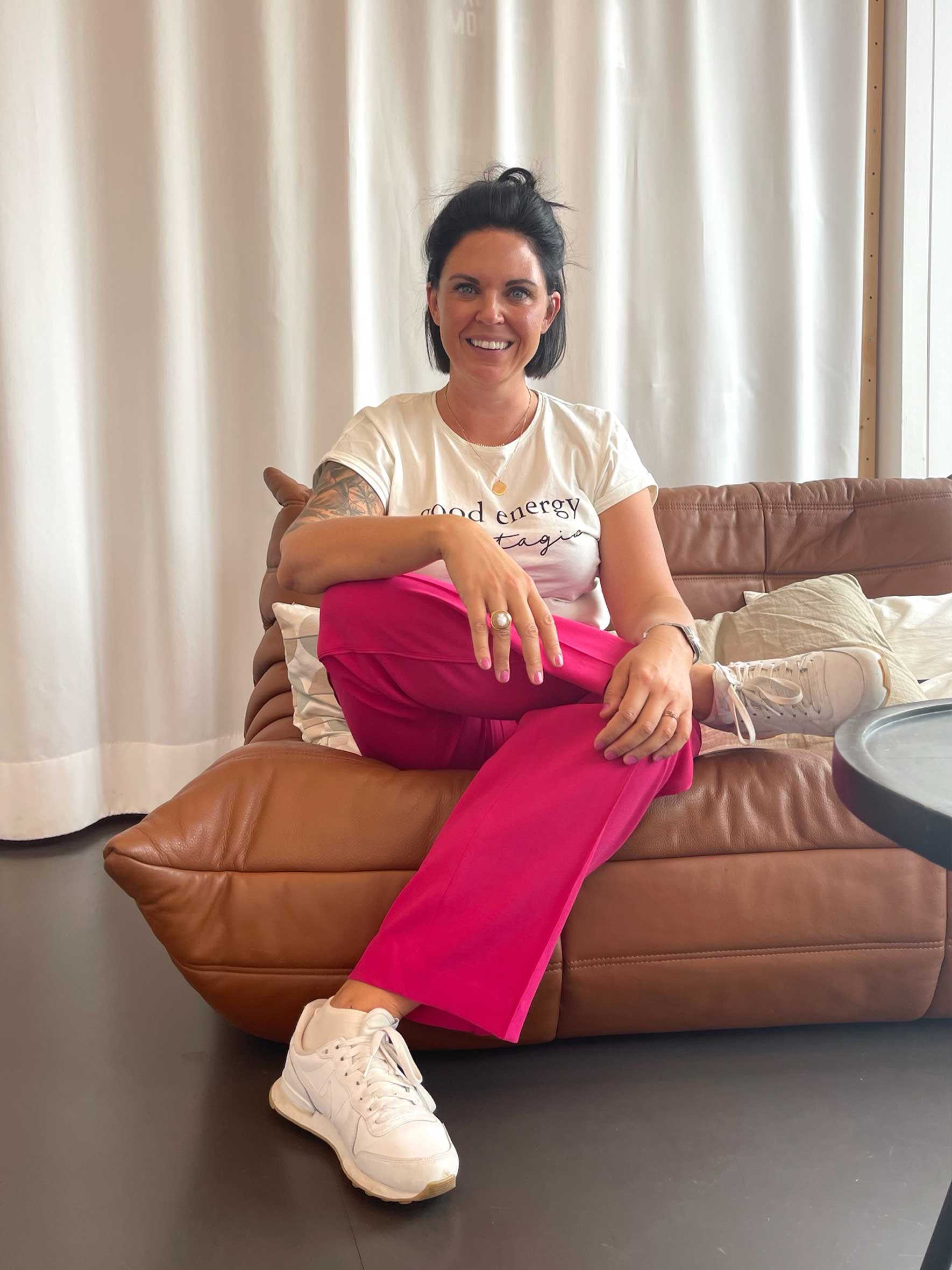 Dr. Petra Sophie Volz auf Couch